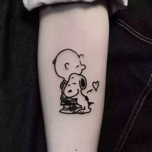 有个网红纹身吃瓜,揭秘纹身背后的故事与争议  第2张 有个网红纹身吃瓜,揭秘纹身背后的故事与争议  第2张